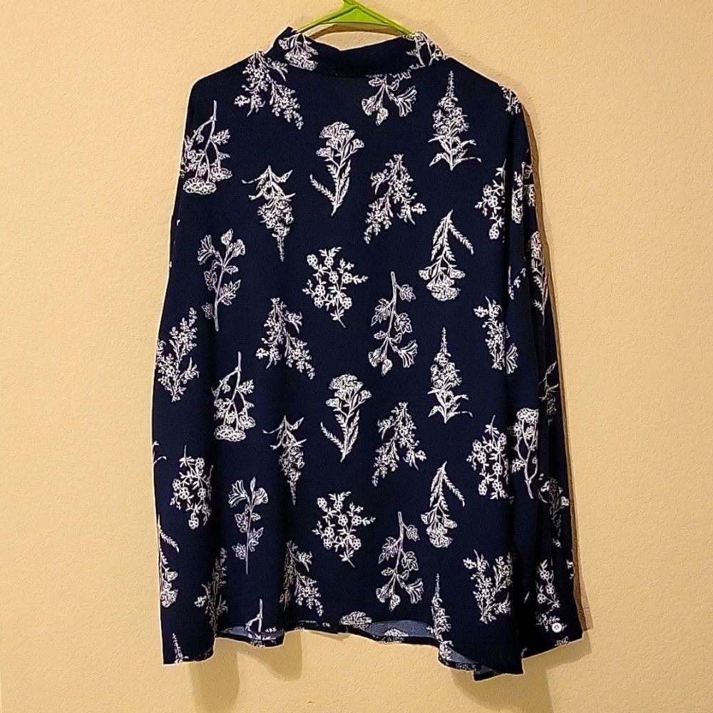 Shein Women's 3X long sleeve blouse floral True to size! - Picture 3 of 4